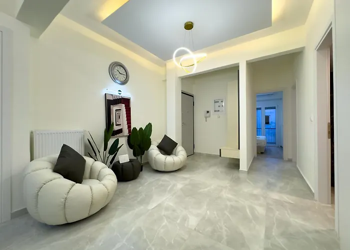 Beyond Hospitality-Modern 3 Bedroom Apt