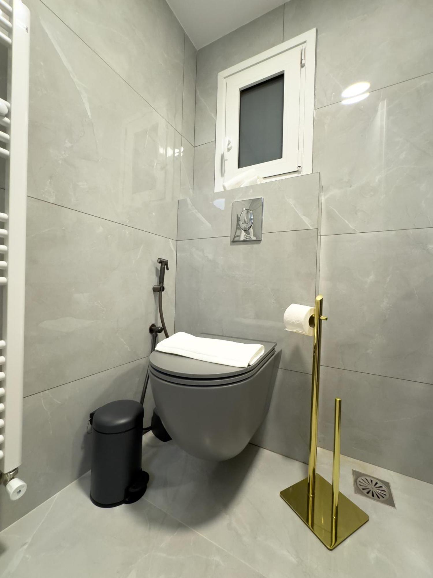 Apartment Beyond Hospitality-modern 3 Bedroom Athen