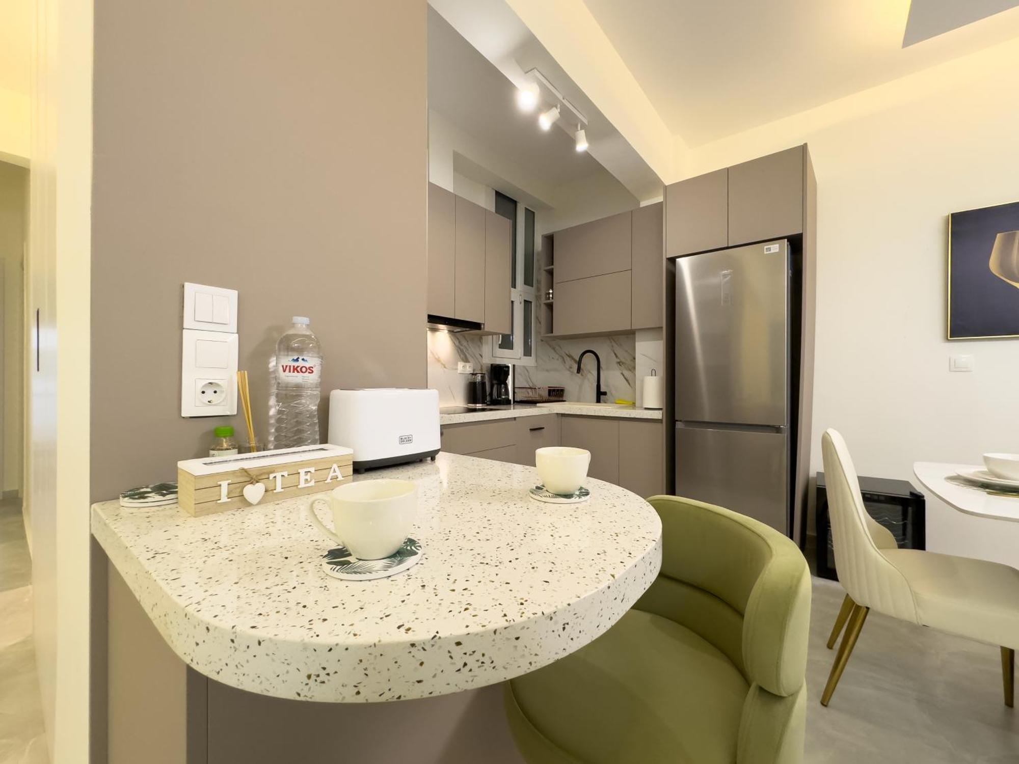 Apartment Beyond Hospitality-modern 3 Bedroom Athen