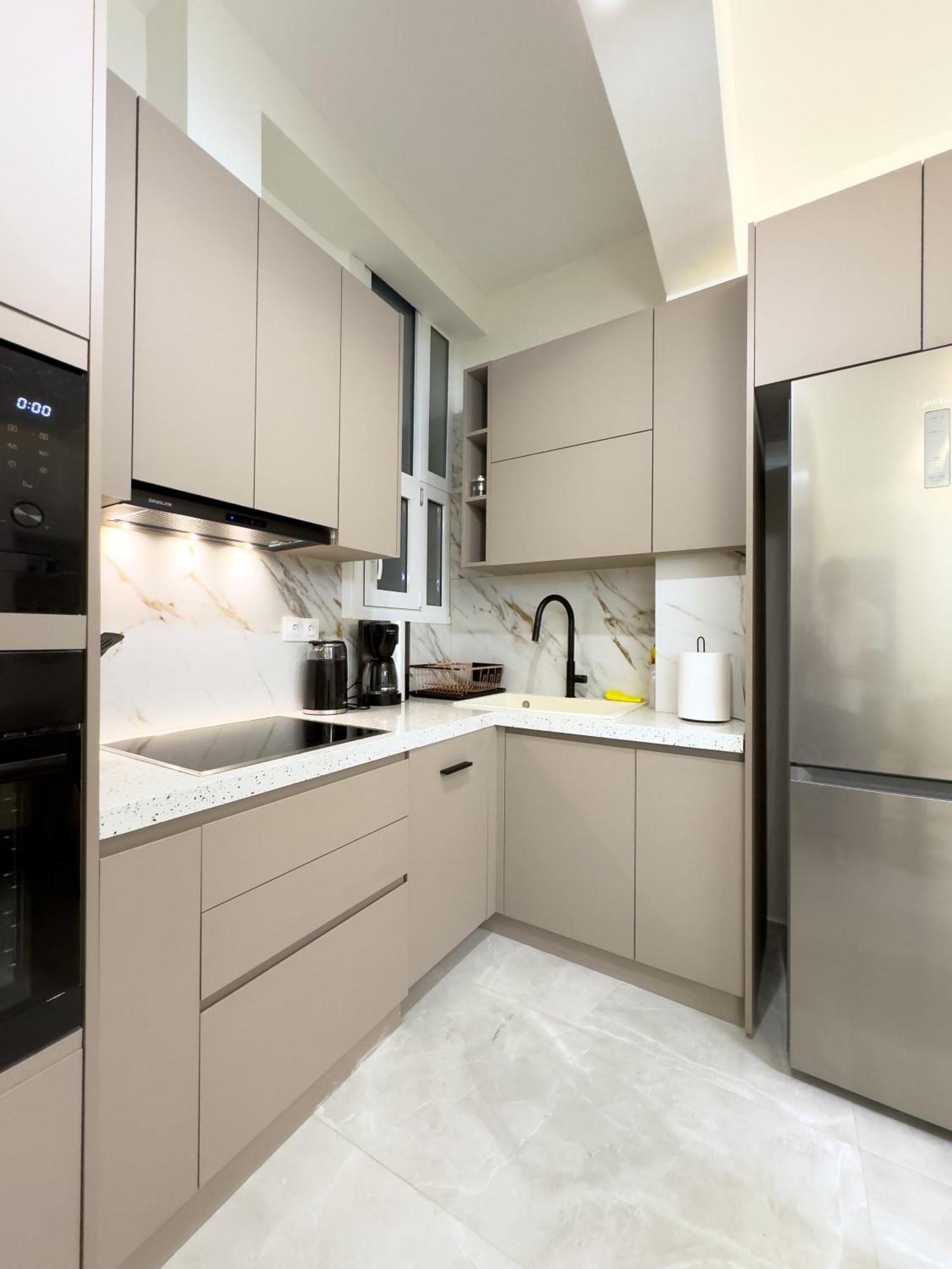 Beyond Hospitality-modern 3 Bedroom Apartment *