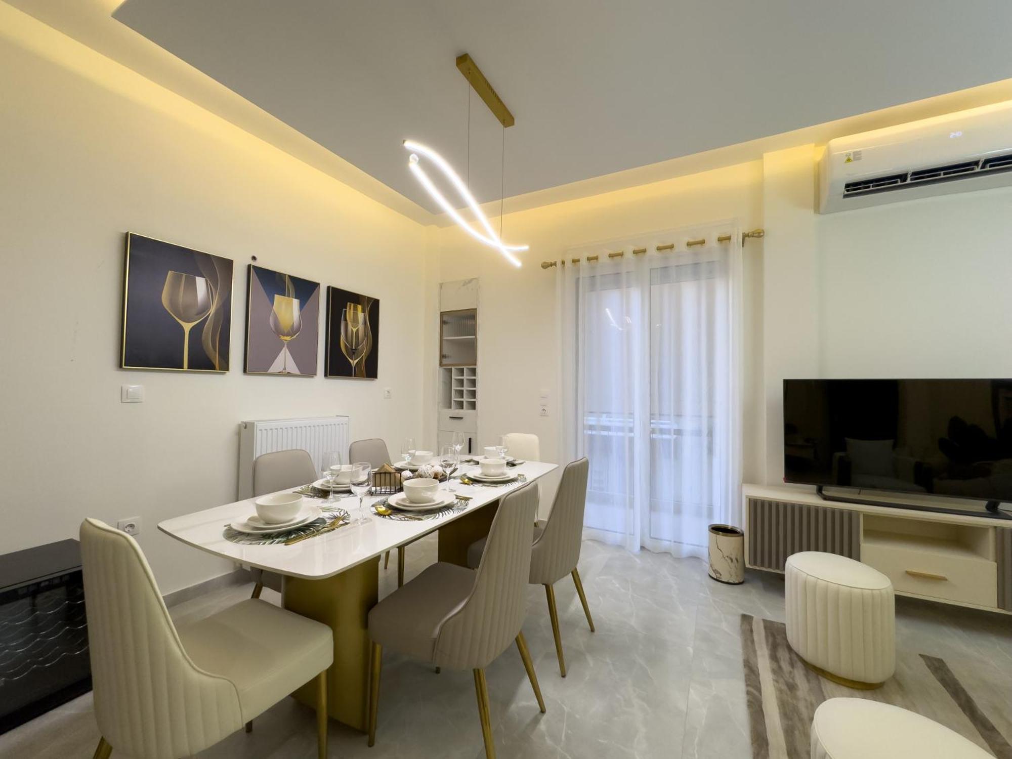 Beyond Hospitality-modern 3 Bedroom *