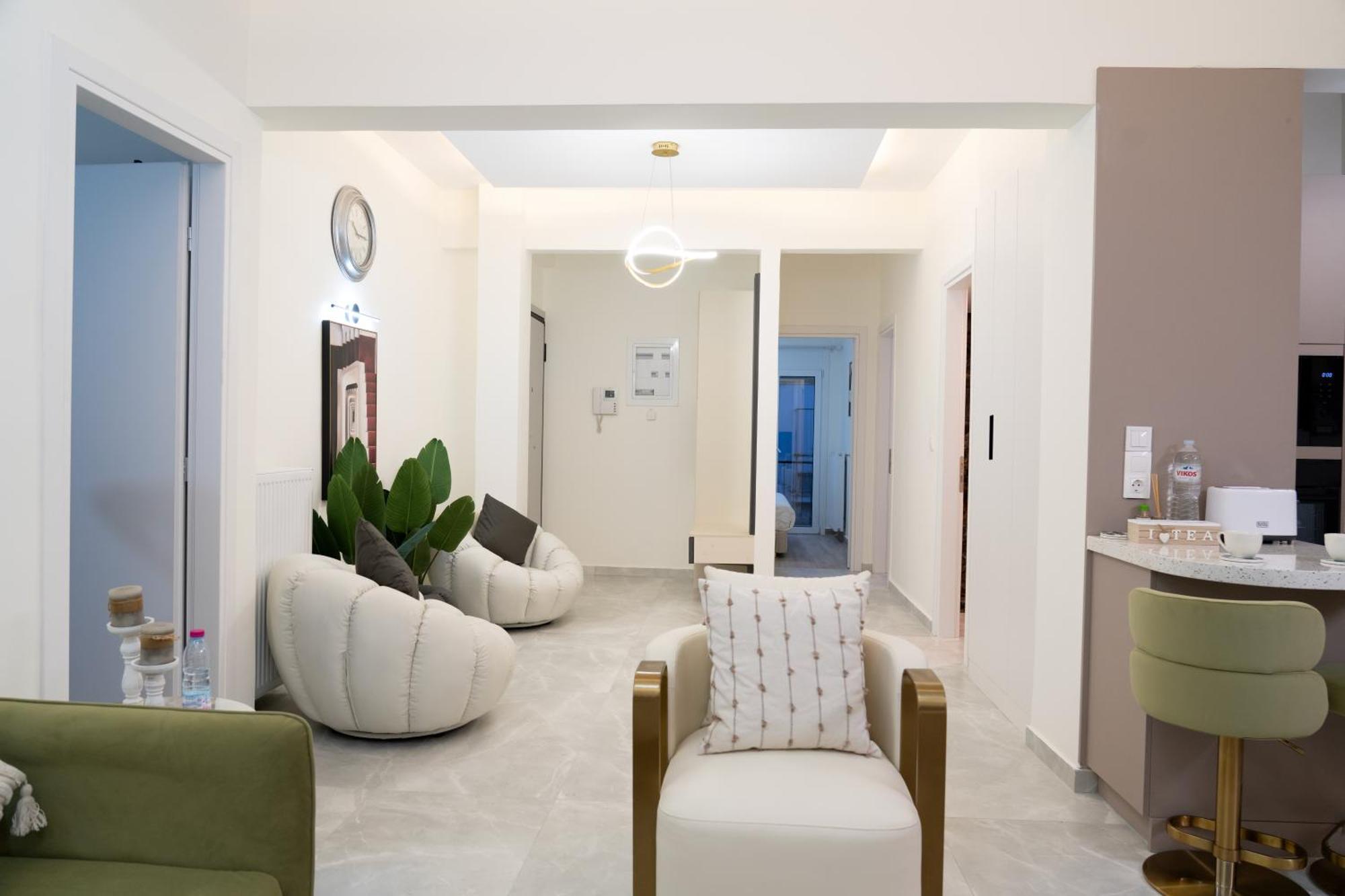 Beyond Hospitality-modern 3 Bedroom Athen