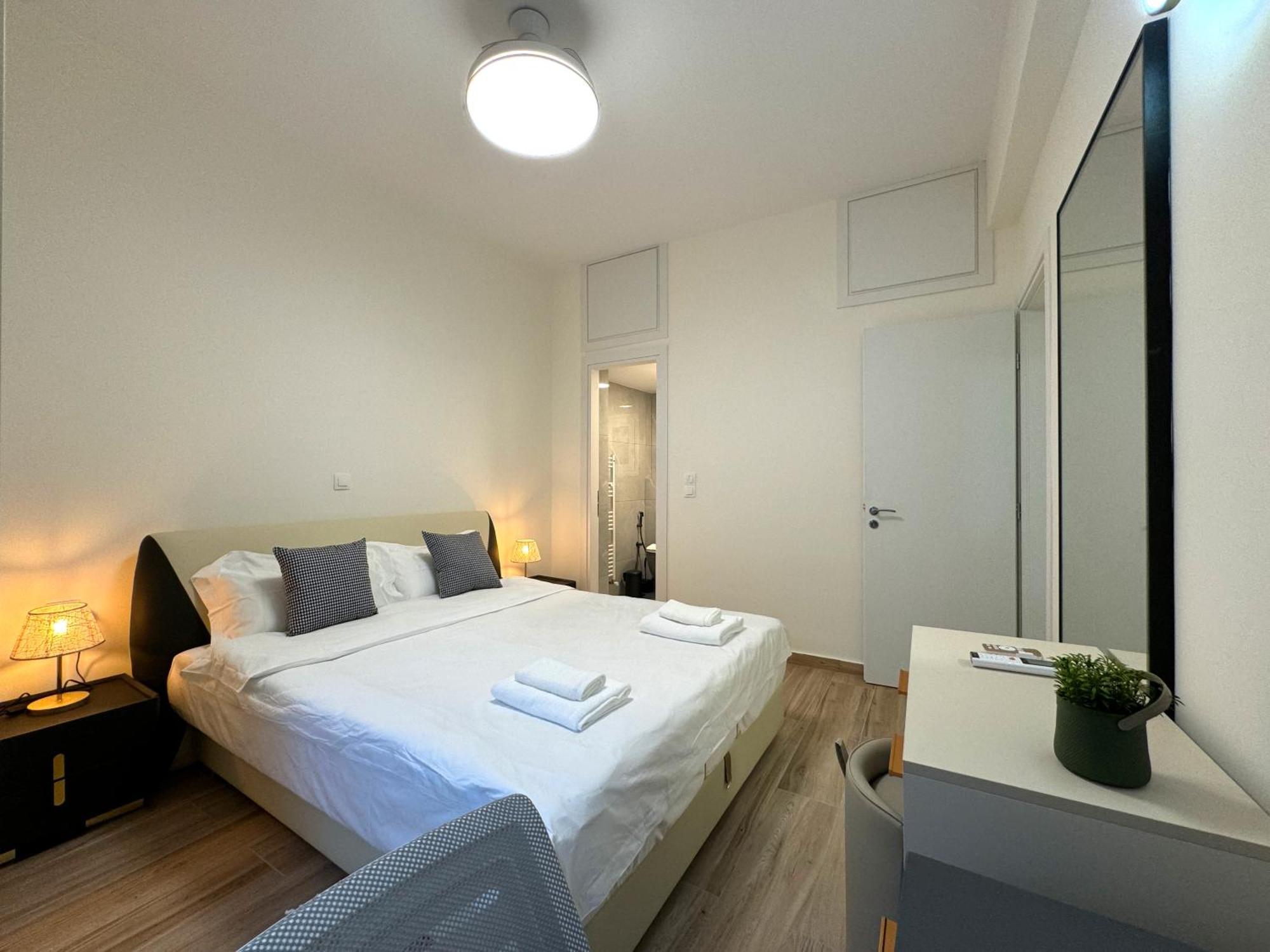 Beyond Hospitality-modern 3 Bedroom *