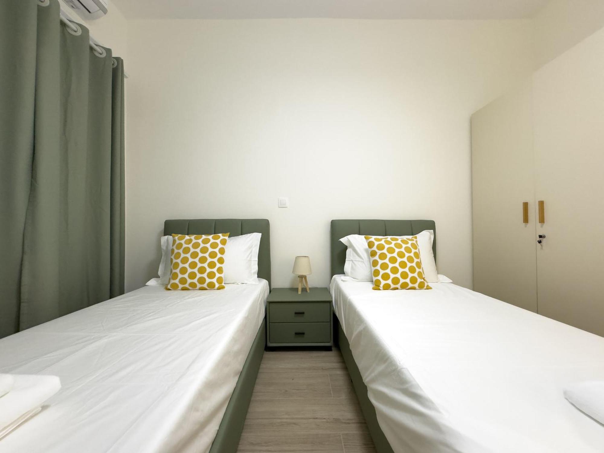 Beyond Hospitality-modern 3 Bedroom Apartment Athen